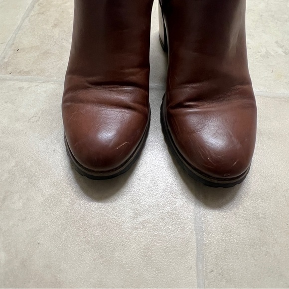 Brown boots - Picture 10 of 12